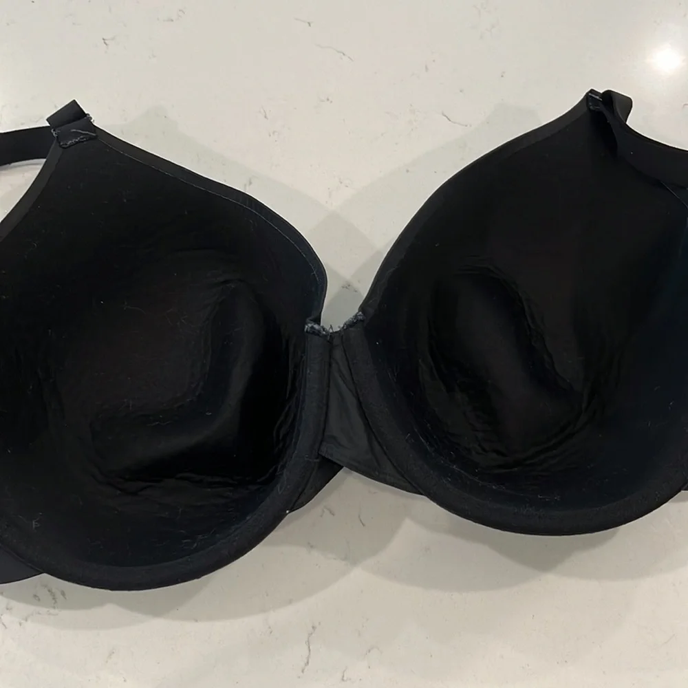 Cacique Bra‎ Size: 42G Color: Black Lightly Lined Full Coverage Color : Black